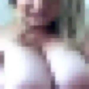 Contacte Charline, 29 ans à Langon en privé