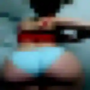 Alessandra, 33 ans, cherche un plan cul à Larmor-Plage