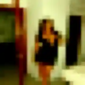 Photo privée de Lise, 39 ans à Laroche-Saint-Cydroine - rencontre sans lendemain
