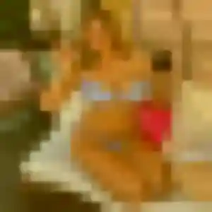 Photo de Estelle à Le Châtelard (24 ans) - plan cul sans inscription