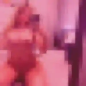 Photo de Lamia à Le Ferré (34 ans) - plan cul discret