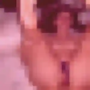 Emmanuelle, fille de 25 ans propose plan cul à Le Lardin-Saint-Lazare
