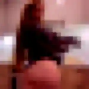 Rencontre Leonore, 34 ans à Le Val-Saint-Germain en privé
