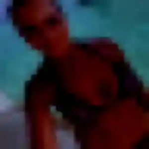 Marine (23 ans) à Le Val propose un plan cul ce soir