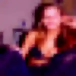 Viviane, femme de 23 ans propose plan cul à Ledringhem