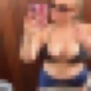 Charmante Lucie, 28 ans à Mélisey - la contacter