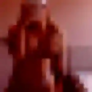 Clara (27 ans) à Menneville cherche un plan cul aujourd'hui