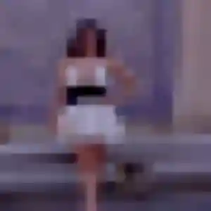 Elise, 22 ans, connectée à Meslan pour une rencontre coquine