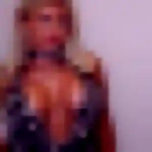 Luna (44 ans) à Meursac propose un plan cul ce soir