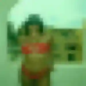 Photo de Debora à Mohon (22 ans) - plan cul discret