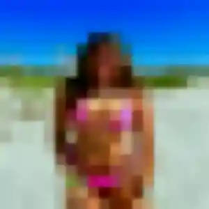Photo de Inaya à Montaud (43 ans) - plan cul discret