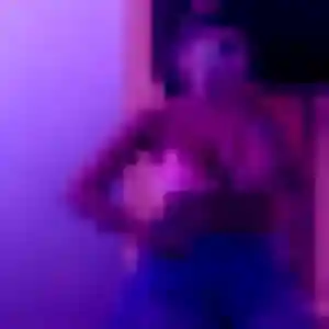 Belle Isaure, 24 ans à Montmorin - voir sa photo