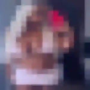Anna, femme de 25 ans propose plan cul à Montmorot