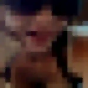 Domitille, 45 ans, connectée à Montrodat pour un plan cul