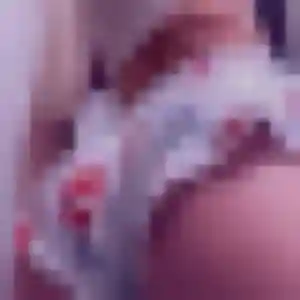 Photo de Salome à Mur-sur-Allier (34 ans) - plan cul gratuit