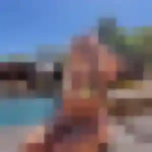 Janine, femme de 25 ans propose plan cul à Naves