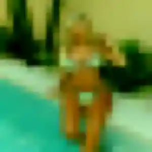 Touria, 27 ans, en ligne à Neulise pour un plan cul
