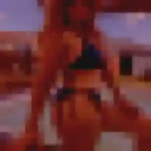 Découvre Bettina, 22 ans à Niederhausbergen en privé