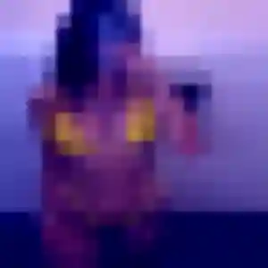 Anna, 22 ans, en ligne à Pernes pour une rencontre coquine