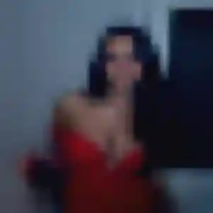 Kim, femme de 39 ans veut plan cul à Peyruis