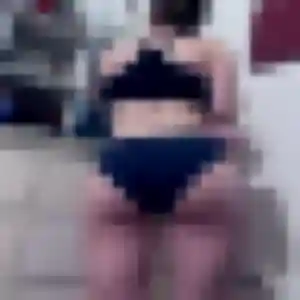 Eliane, 28 ans, dispo pour plan cul à Pierres