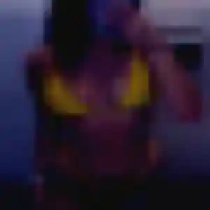 Charmante Samira, 44 ans à Plouescat - voir sa photo