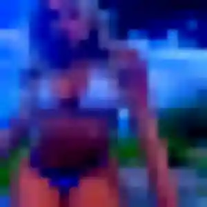 Charmante Raphaelle, 24 ans à Port-Bail-sur-Mer - voir sa photo