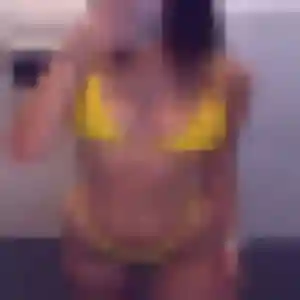 Celia de Port-en-Bessin-Huppain, 44 ans - plan cul sans lendemain