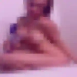 Charmante Elodie, 34 ans à Port-Vendres - voir sa photo