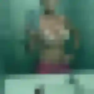 Photo privée de Colombine, 34 ans à Prignac-et-Marcamps - plan discret