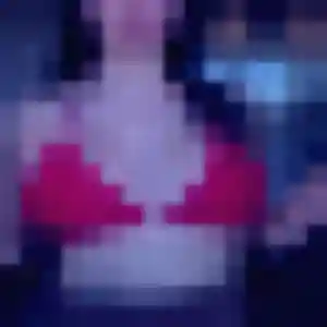 Ulrike, 33 ans, en ligne à Proissans pour une rencontre coquine