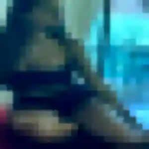 Typhaine, femme de 22 ans propose plan cul à Prunay-Cassereau