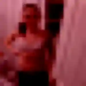 Clementine, 25 ans, en ligne à Puy-Saint-Martin pour une rencontre coquine