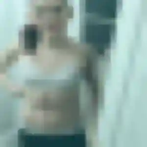 Naomi de Quaëdypre, 25 ans - plan cul discret