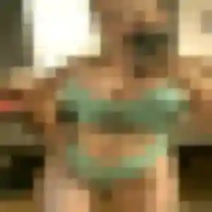 Sophie, fille de 23 ans propose plan cul à Quelaines-Saint-Gault