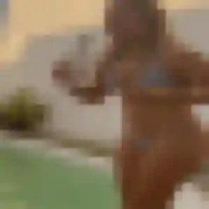 Rencontre Janine, 34 ans à Rochefort-du-Gard en privé