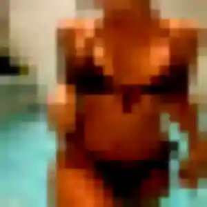 Photo de Delphine à Saint-Arnoult (34 ans) - plan cul discret