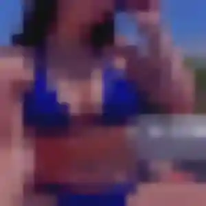 Rencontre Hajar, 38 ans à Saint-Aubin-d'Écrosville en privé