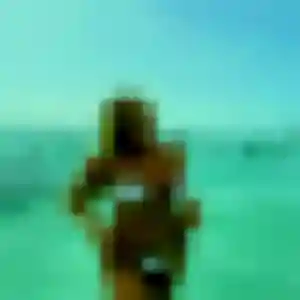Charmante Justine, 27 ans à Saint-Barthélemy - voir sa photo