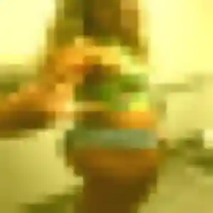 Photo de Raphaelle à Saint-Chaptes (35 ans) - plan cul gratuit