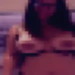 Olivia, 31 ans, cherche un plan cul à Saint-Clément-sur-Valsonne