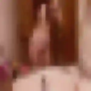Photo de Nadia à Saint-Clet (29 ans) - plan cul discret