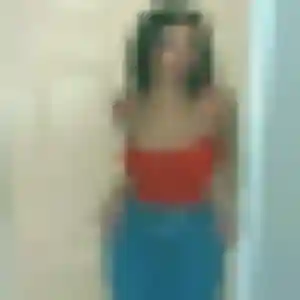 Bettina, 40 ans, en ligne à Saint-Cyr-de-Favières pour un plan cul
