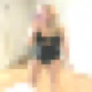 Photo de Dounia à Saint-Denis-de-Pile (23 ans) - plan cul discret