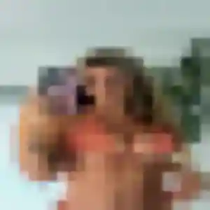 Photo privée de Yolande, 45 ans à Saint-Erme-Outre-et-Ramecourt - rencontre sans lendemain