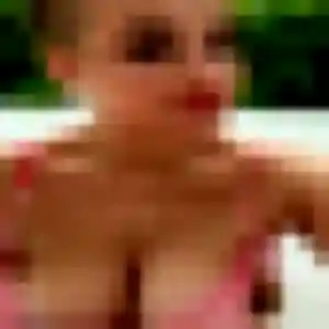 Olivia, femme de 23 ans cherche plan cul à Saint-Estèphe