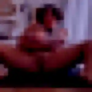 Découvre Helena, 29 ans à Saint-Étienne-de-Fontbellon en privé