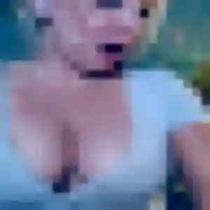 Nina, femme de 23 ans cherche plan cul à Saint-Féliu-d'Avall