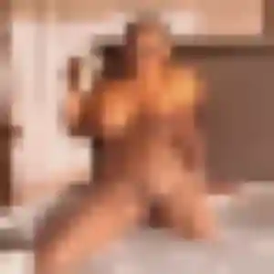 Zina, 28 ans, disponible à Saint-Gaultier pour une rencontre coquine