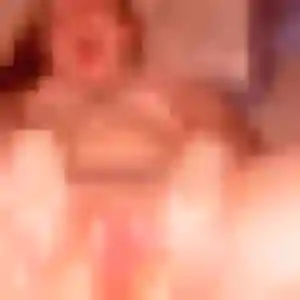 Rencontre Zoe, 28 ans à Saint-Genis-Pouilly en privé